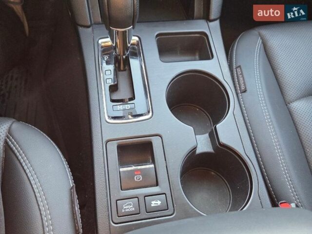 Белый Субару Аутбек, объемом двигателя 2.5 л и пробегом 77 тыс. км за 23000 $, фото 18 на Automoto.ua