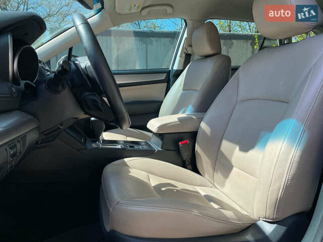 Белый Субару Аутбек, объемом двигателя 2.5 л и пробегом 102 тыс. км за 15990 $, фото 15 на Automoto.ua