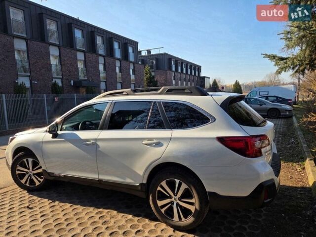 Белый Субару Аутбек, объемом двигателя 2.5 л и пробегом 77 тыс. км за 23000 $, фото 9 на Automoto.ua