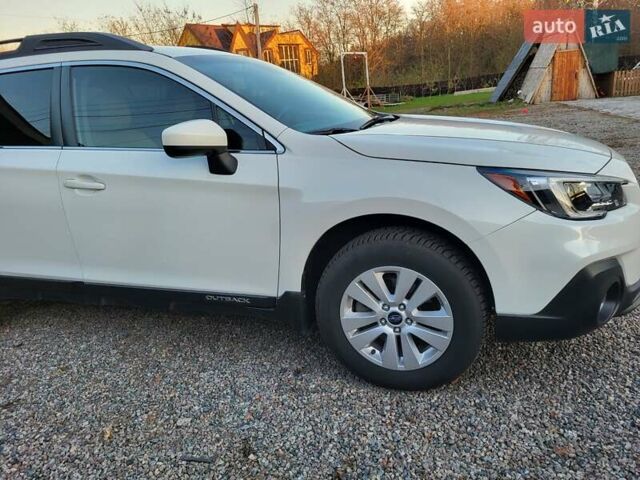Белый Субару Аутбек, объемом двигателя 2.5 л и пробегом 105 тыс. км за 14999 $, фото 9 на Automoto.ua