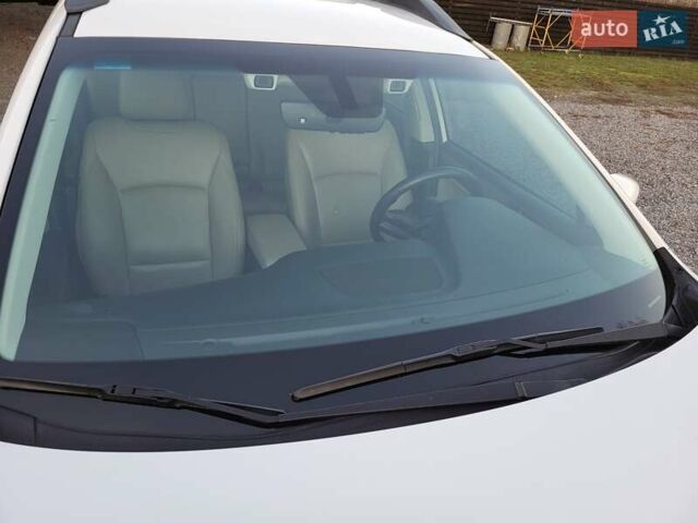 Белый Субару Аутбек, объемом двигателя 2.5 л и пробегом 105 тыс. км за 14999 $, фото 12 на Automoto.ua