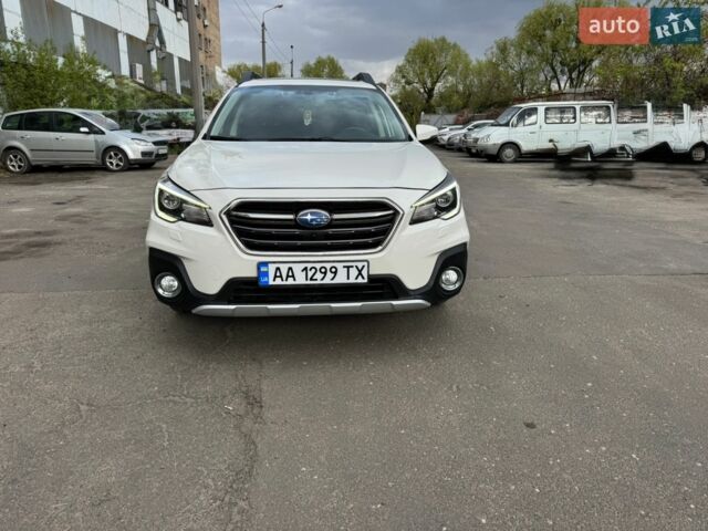 Білий Субару Аутбек, об'ємом двигуна 2.5 л та пробігом 203 тис. км за 17500 $, фото 2 на Automoto.ua