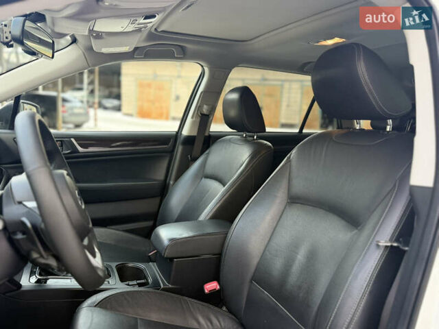 Білий Субару Аутбек, об'ємом двигуна 2.5 л та пробігом 92 тис. км за 22500 $, фото 12 на Automoto.ua