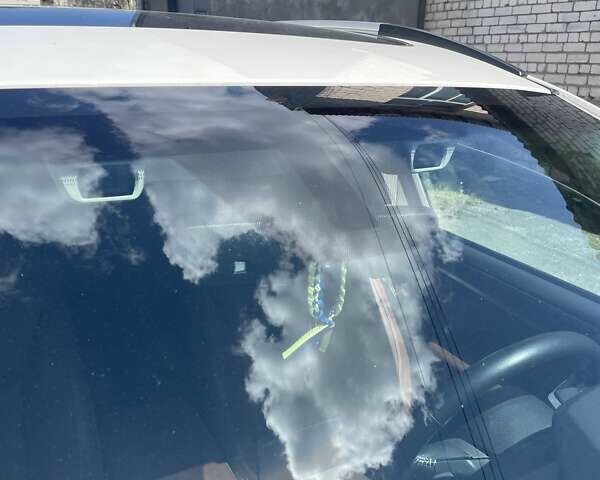 Білий Субару Аутбек, об'ємом двигуна 3.63 л та пробігом 69 тис. км за 26100 $, фото 3 на Automoto.ua