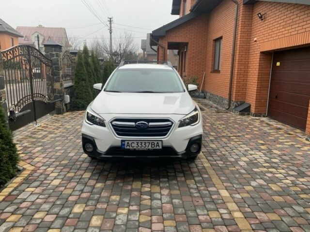 Білий Субару Аутбек, об'ємом двигуна 2.5 л та пробігом 88 тис. км за 18688 $, фото 4 на Automoto.ua