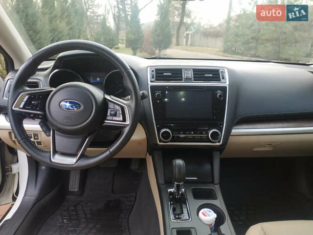 Белый Субару Аутбек, объемом двигателя 2.5 л и пробегом 130 тыс. км за 18950 $, фото 13 на Automoto.ua