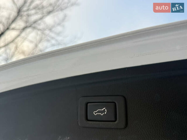 Білий Субару Аутбек, об'ємом двигуна 2.5 л та пробігом 92 тис. км за 22500 $, фото 5 на Automoto.ua