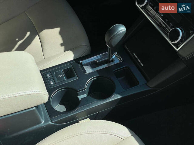 Белый Субару Аутбек, объемом двигателя 2.5 л и пробегом 102 тыс. км за 15990 $, фото 29 на Automoto.ua