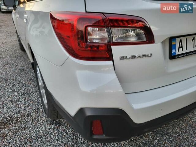 Белый Субару Аутбек, объемом двигателя 2.5 л и пробегом 105 тыс. км за 14999 $, фото 30 на Automoto.ua