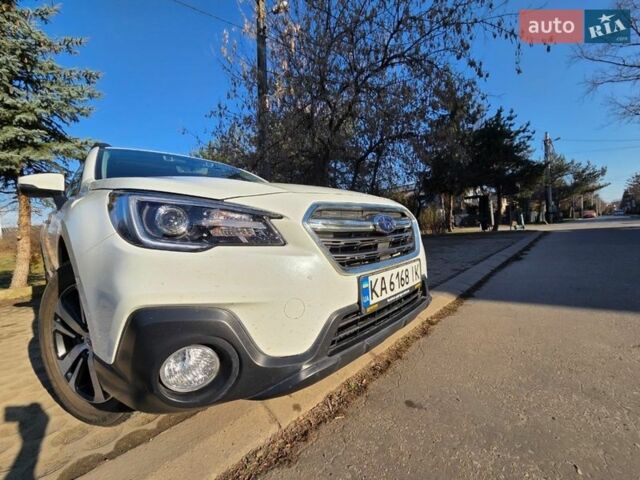 Белый Субару Аутбек, объемом двигателя 2.5 л и пробегом 77 тыс. км за 19499 $, фото 3 на Automoto.ua