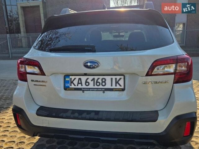 Белый Субару Аутбек, объемом двигателя 2.5 л и пробегом 77 тыс. км за 23000 $, фото 10 на Automoto.ua