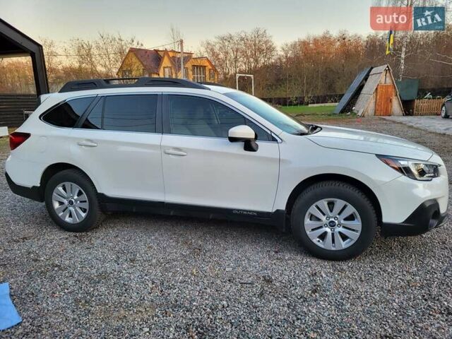 Белый Субару Аутбек, объемом двигателя 2.5 л и пробегом 105 тыс. км за 14999 $, фото 10 на Automoto.ua