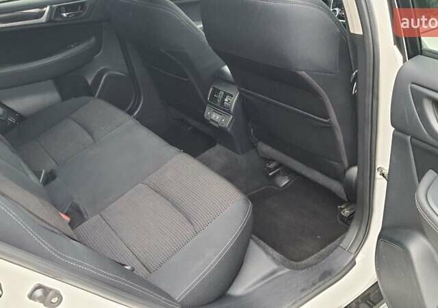 Белый Субару Аутбек, объемом двигателя 2.5 л и пробегом 199 тыс. км за 19450 $, фото 9 на Automoto.ua