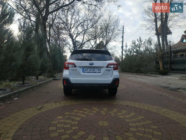 Белый Субару Аутбек, объемом двигателя 2.5 л и пробегом 130 тыс. км за 18950 $, фото 6 на Automoto.ua