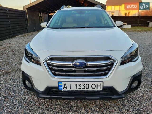Белый Субару Аутбек, объемом двигателя 2.5 л и пробегом 105 тыс. км за 14999 $, фото 1 на Automoto.ua