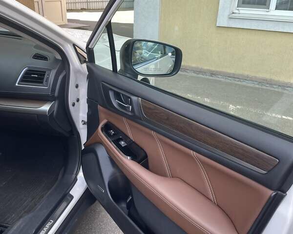 Білий Субару Аутбек, об'ємом двигуна 3.63 л та пробігом 69 тис. км за 26100 $, фото 31 на Automoto.ua