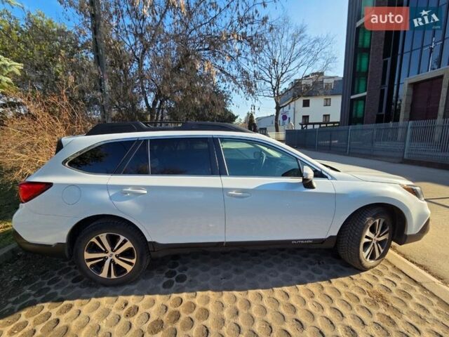 Белый Субару Аутбек, объемом двигателя 2.5 л и пробегом 77 тыс. км за 23000 $, фото 6 на Automoto.ua