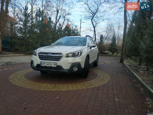 Белый Субару Аутбек, объемом двигателя 2.5 л и пробегом 130 тыс. км за 18950 $, фото 3 на Automoto.ua