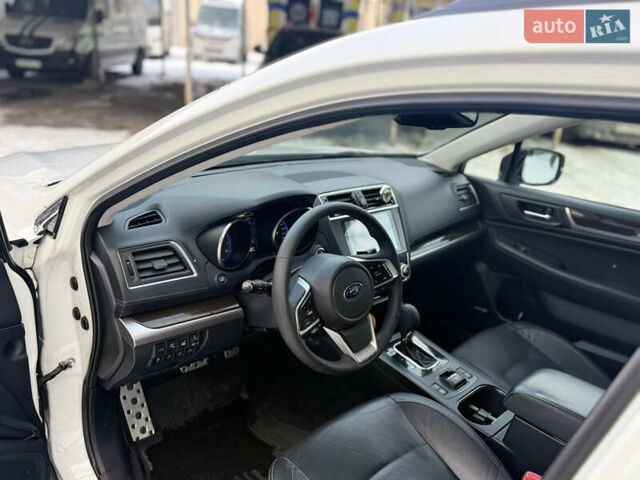 Білий Субару Аутбек, об'ємом двигуна 2.5 л та пробігом 92 тис. км за 22500 $, фото 26 на Automoto.ua