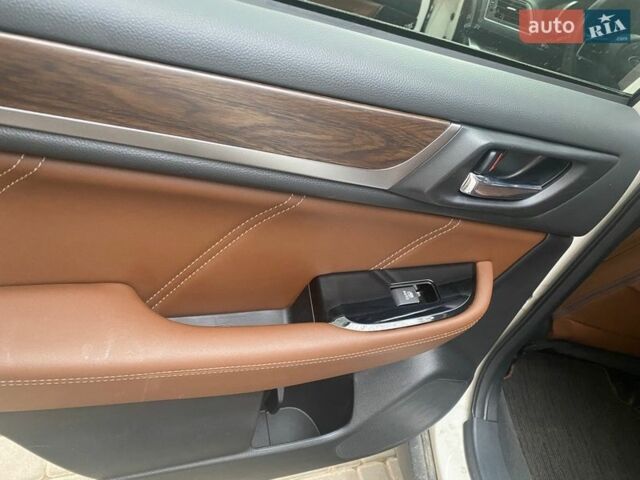 Білий Субару Аутбек, об'ємом двигуна 2.5 л та пробігом 166 тис. км за 19500 $, фото 10 на Automoto.ua