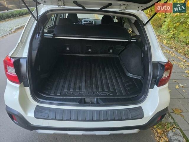 Белый Субару Аутбек, объемом двигателя 2.5 л и пробегом 116 тыс. км за 18900 $, фото 16 на Automoto.ua