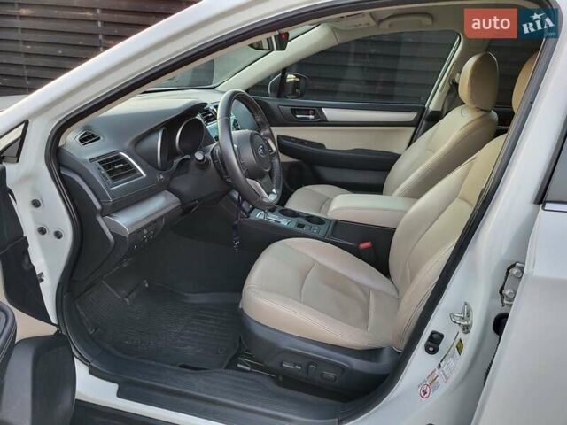 Белый Субару Аутбек, объемом двигателя 2.5 л и пробегом 105 тыс. км за 14999 $, фото 13 на Automoto.ua