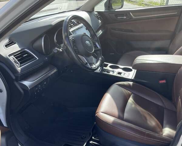 Білий Субару Аутбек, об'ємом двигуна 2.5 л та пробігом 128 тис. км за 21000 $, фото 11 на Automoto.ua