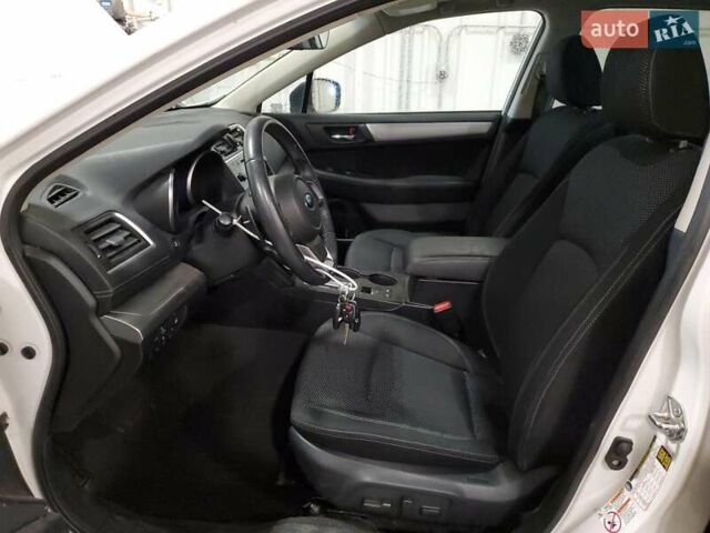 Білий Субару Аутбек, об'ємом двигуна 2.5 л та пробігом 128 тис. км за 2800 $, фото 6 на Automoto.ua