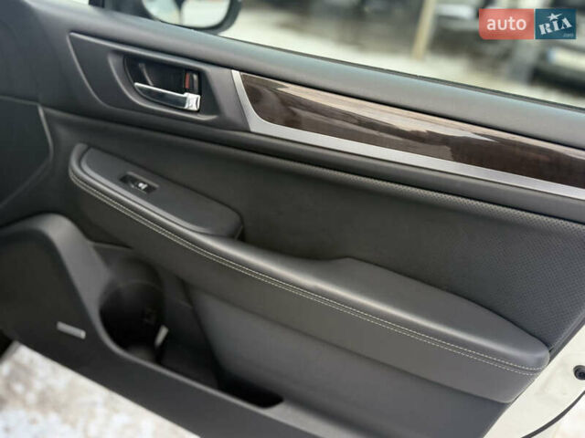 Білий Субару Аутбек, об'ємом двигуна 2.5 л та пробігом 92 тис. км за 22500 $, фото 22 на Automoto.ua