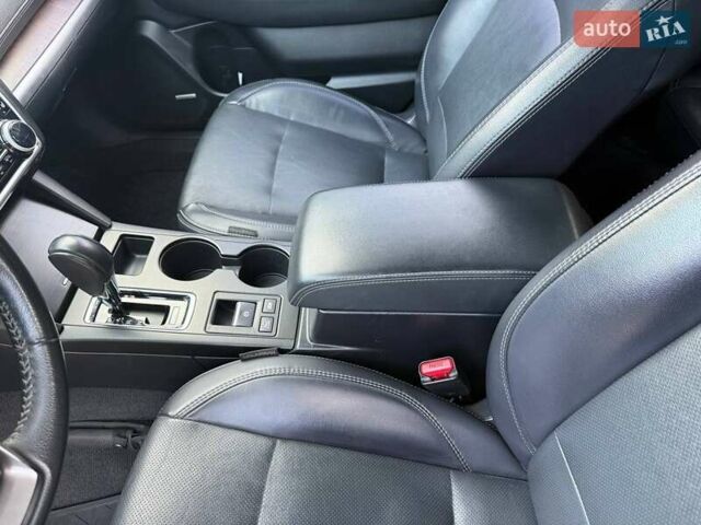 Белый Субару Аутбек, объемом двигателя 2.46 л и пробегом 110 тыс. км за 17300 $, фото 12 на Automoto.ua