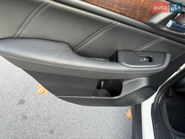 Белый Субару Аутбек, объемом двигателя 2.46 л и пробегом 110 тыс. км за 17300 $, фото 11 на Automoto.ua