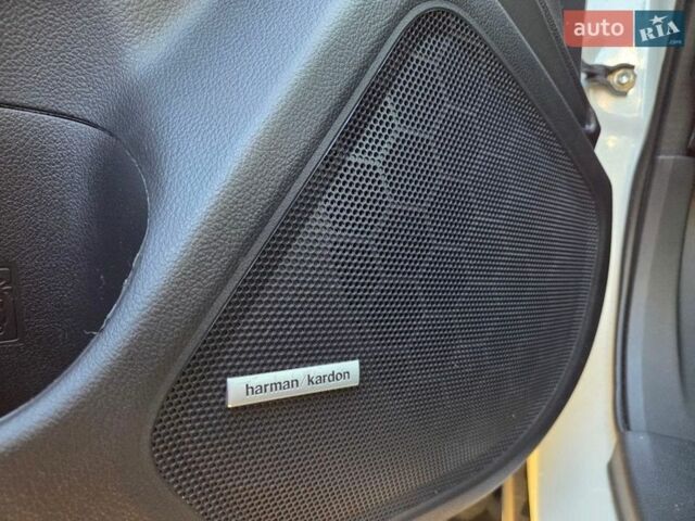 Белый Субару Аутбек, объемом двигателя 2.5 л и пробегом 77 тыс. км за 23000 $, фото 24 на Automoto.ua