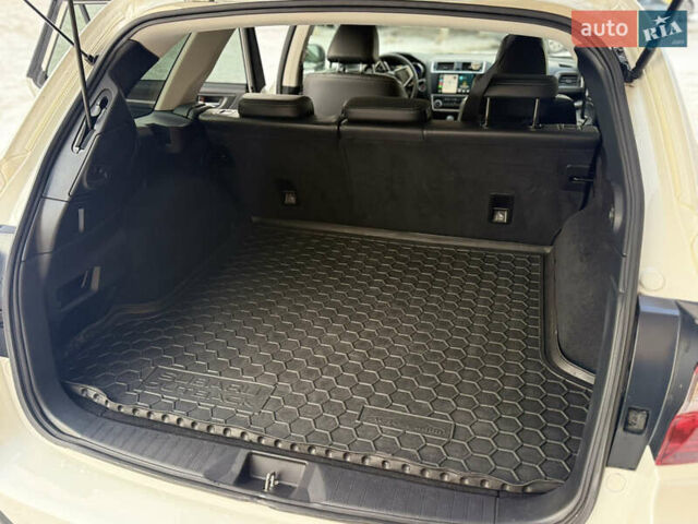 Білий Субару Аутбек, об'ємом двигуна 2.5 л та пробігом 92 тис. км за 22500 $, фото 6 на Automoto.ua
