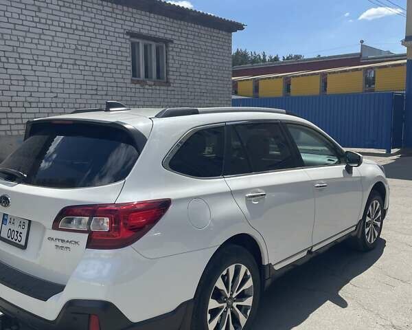 Білий Субару Аутбек, об'ємом двигуна 3.63 л та пробігом 69 тис. км за 26100 $, фото 1 на Automoto.ua