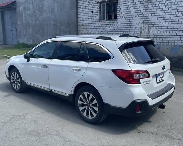 Білий Субару Аутбек, об'ємом двигуна 3.63 л та пробігом 69 тис. км за 26100 $, фото 22 на Automoto.ua