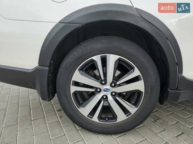Білий Субару Аутбек, об'ємом двигуна 2.5 л та пробігом 92 тис. км за 26000 $, фото 38 на Automoto.ua