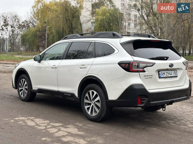 Белый Субару Аутбек, объемом двигателя 2.5 л и пробегом 95 тыс. км за 19850 $, фото 3 на Automoto.ua