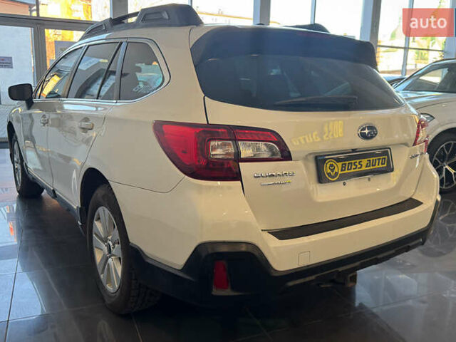 Білий Субару Аутбек, об'ємом двигуна 2.5 л та пробігом 76 тис. км за 18200 $, фото 4 на Automoto.ua