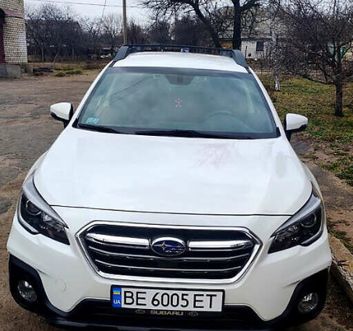 Белый Субару Аутбек, объемом двигателя 2.5 л и пробегом 50 тыс. км за 17800 $, фото 1 на Automoto.ua