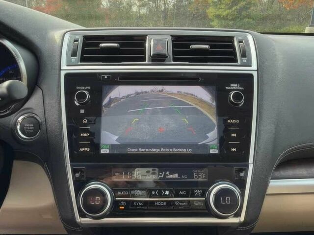 Белый Субару Аутбек, объемом двигателя 2.5 л и пробегом 45 тыс. км за 15000 $, фото 9 на Automoto.ua