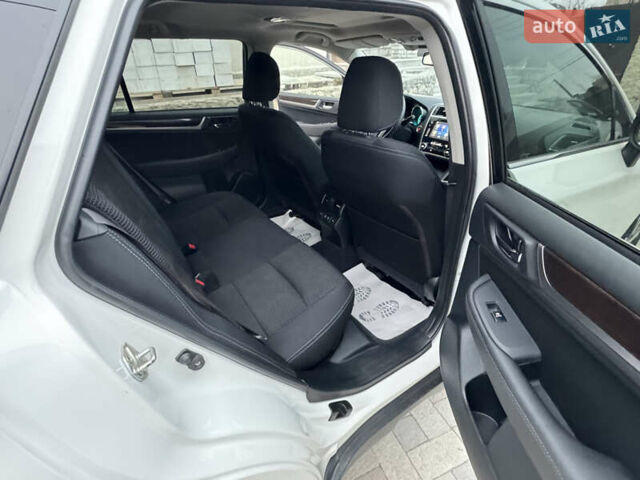 Белый Субару Аутбек, объемом двигателя 2.5 л и пробегом 60 тыс. км за 19800 $, фото 28 на Automoto.ua