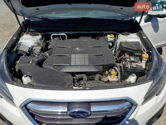 Белый Субару Аутбек, объемом двигателя 3.63 л и пробегом 88 тыс. км за 3400 $, фото 10 на Automoto.ua