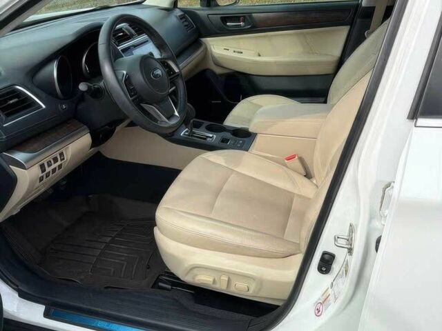 Белый Субару Аутбек, объемом двигателя 2.5 л и пробегом 45 тыс. км за 15000 $, фото 8 на Automoto.ua