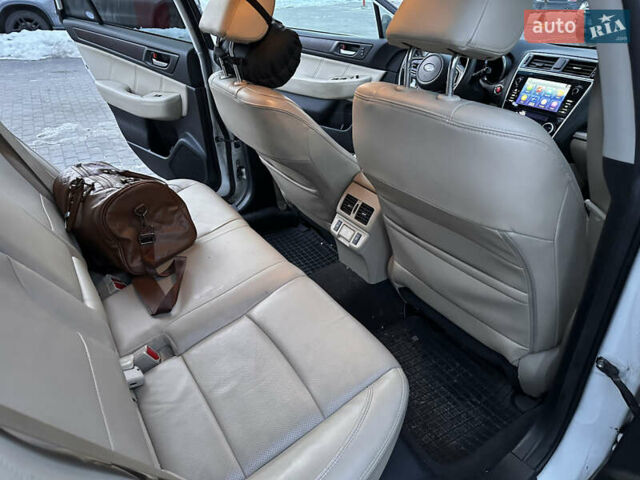 Білий Субару Аутбек, об'ємом двигуна 2.5 л та пробігом 136 тис. км за 18200 $, фото 13 на Automoto.ua