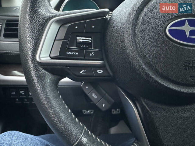 Белый Субару Аутбек, объемом двигателя 2.5 л и пробегом 60 тыс. км за 19800 $, фото 16 на Automoto.ua
