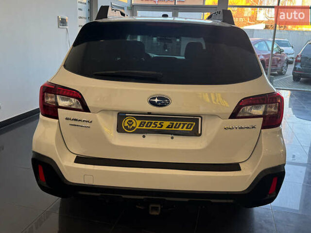 Білий Субару Аутбек, об'ємом двигуна 2.5 л та пробігом 76 тис. км за 18200 $, фото 5 на Automoto.ua