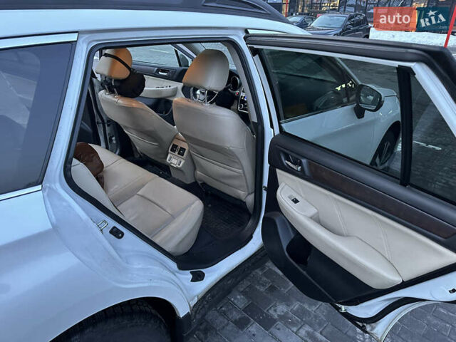 Білий Субару Аутбек, об'ємом двигуна 2.5 л та пробігом 136 тис. км за 18200 $, фото 12 на Automoto.ua