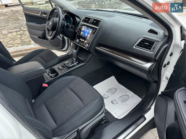 Белый Субару Аутбек, объемом двигателя 2.5 л и пробегом 60 тыс. км за 19800 $, фото 30 на Automoto.ua