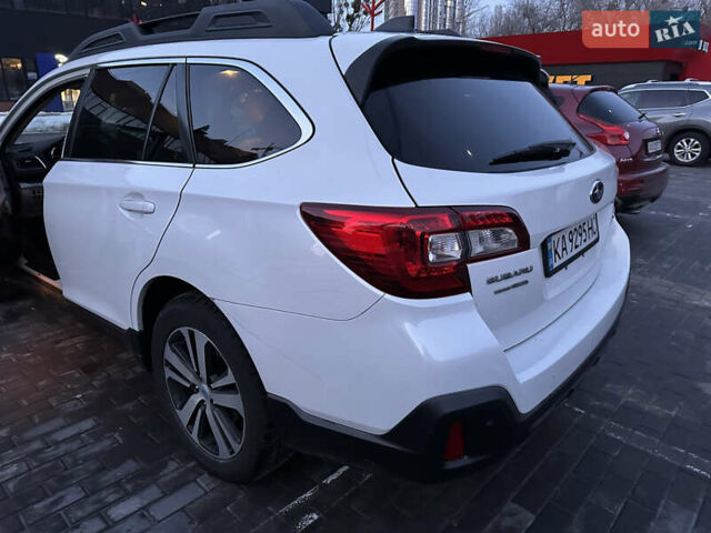 Білий Субару Аутбек, об'ємом двигуна 2.5 л та пробігом 136 тис. км за 18200 $, фото 2 на Automoto.ua