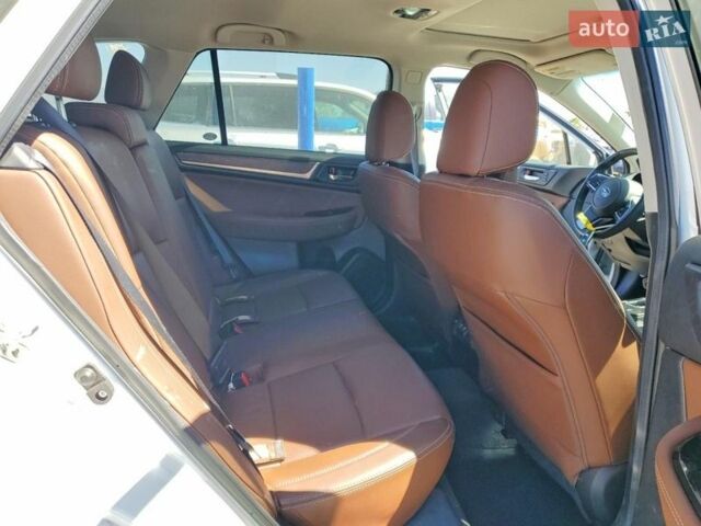 Белый Субару Аутбек, объемом двигателя 3.63 л и пробегом 88 тыс. км за 3400 $, фото 9 на Automoto.ua